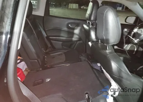 2019 Jeep Compass Latitude z USA, uszkodzony, nr VIN 3C4NJCBB7KT840737